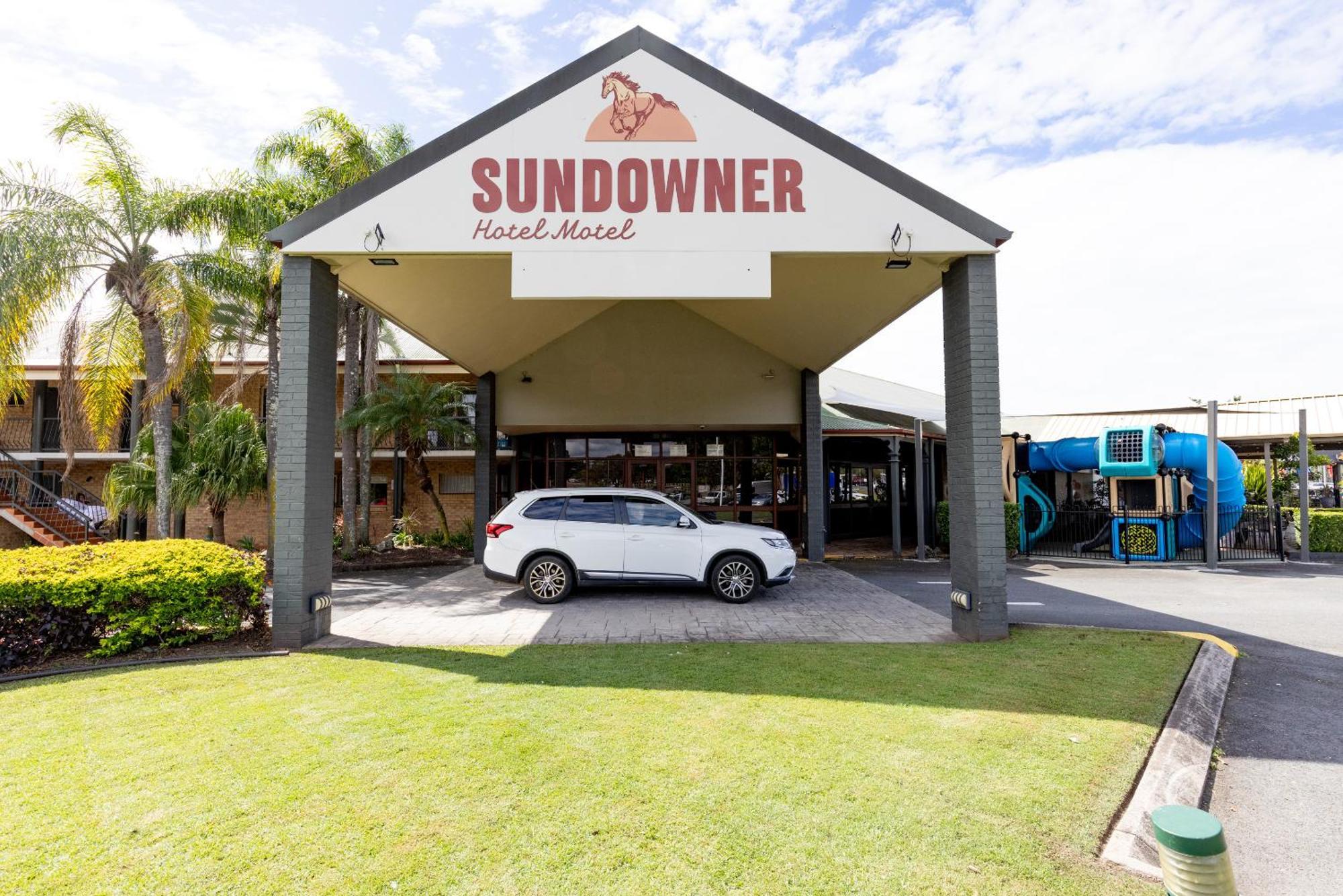 Sundowner Hotel Motel Caboolture Buitenkant foto