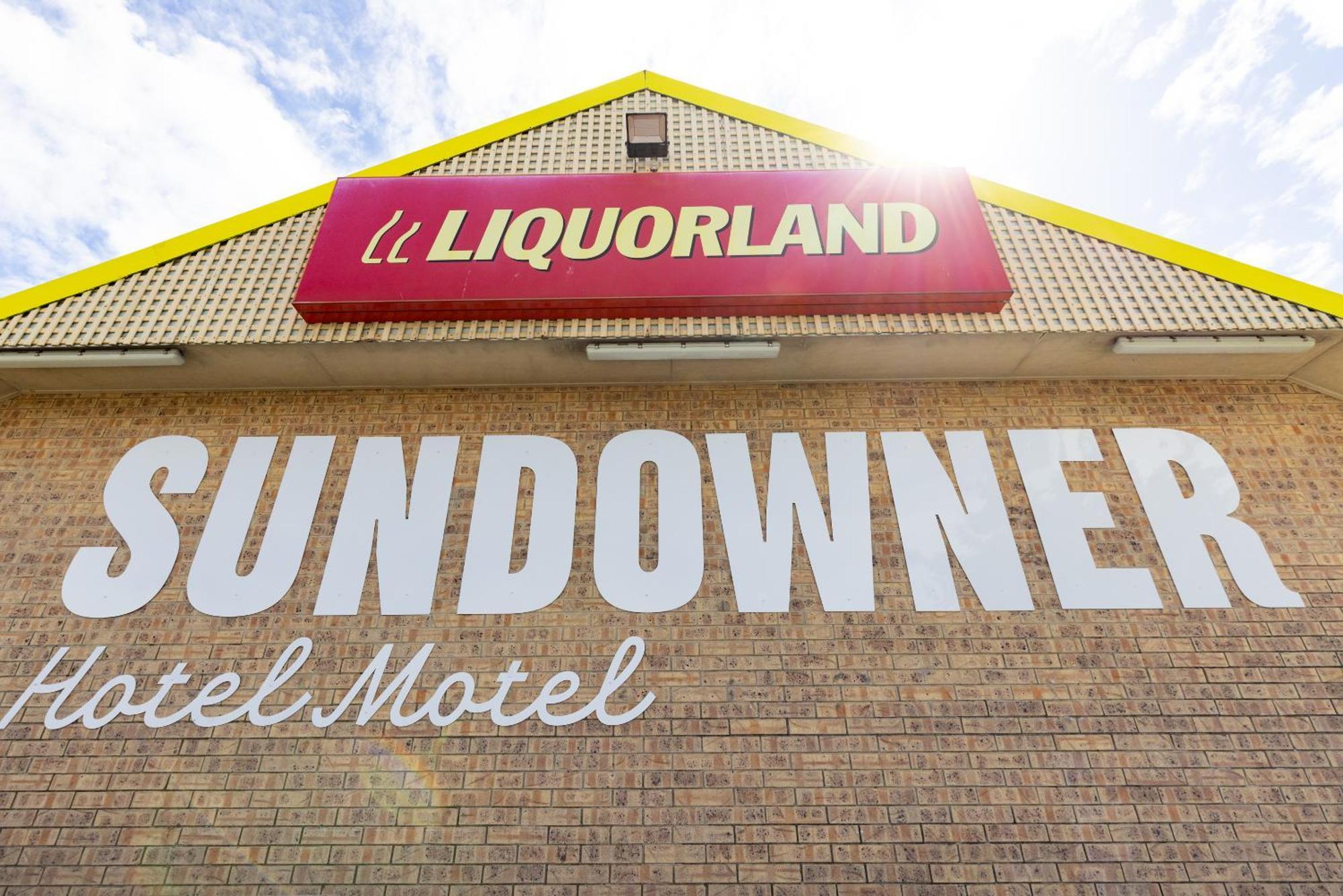 Sundowner Hotel Motel Caboolture Buitenkant foto