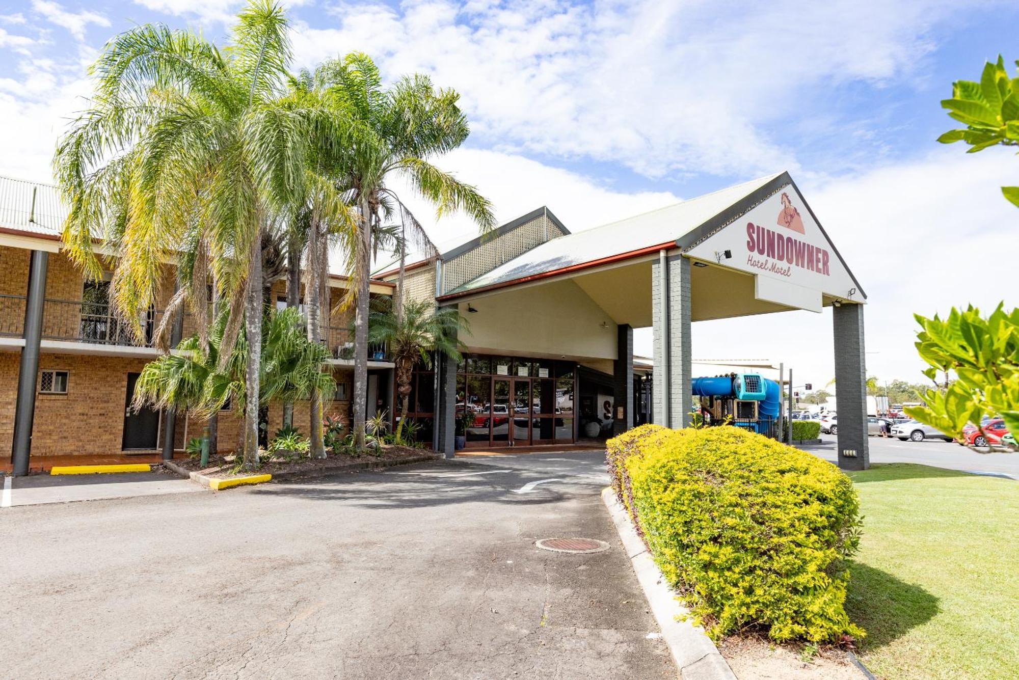 Sundowner Hotel Motel Caboolture Buitenkant foto
