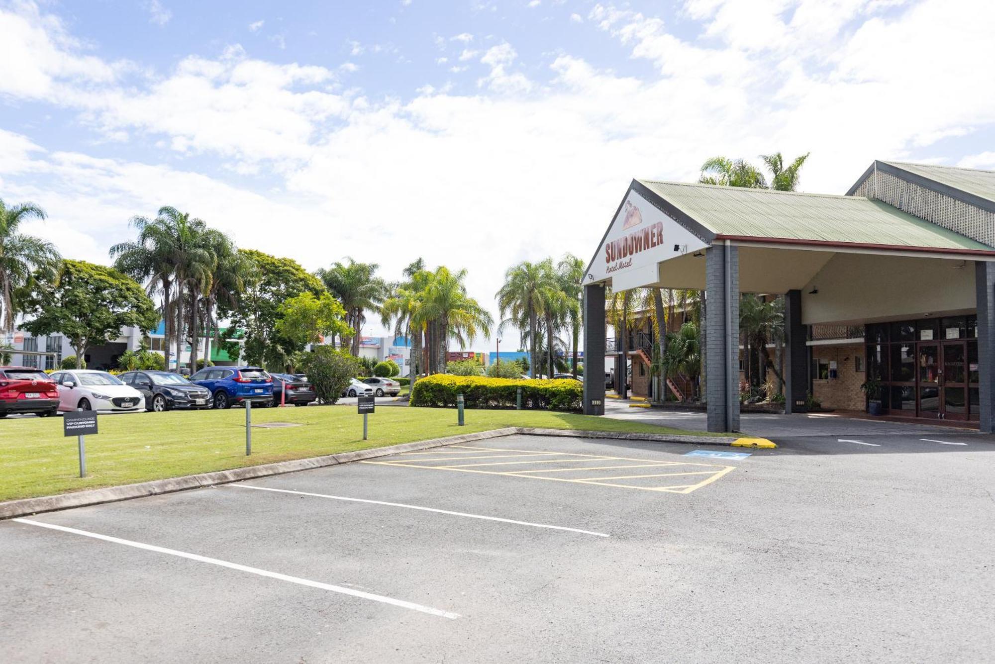Sundowner Hotel Motel Caboolture Buitenkant foto