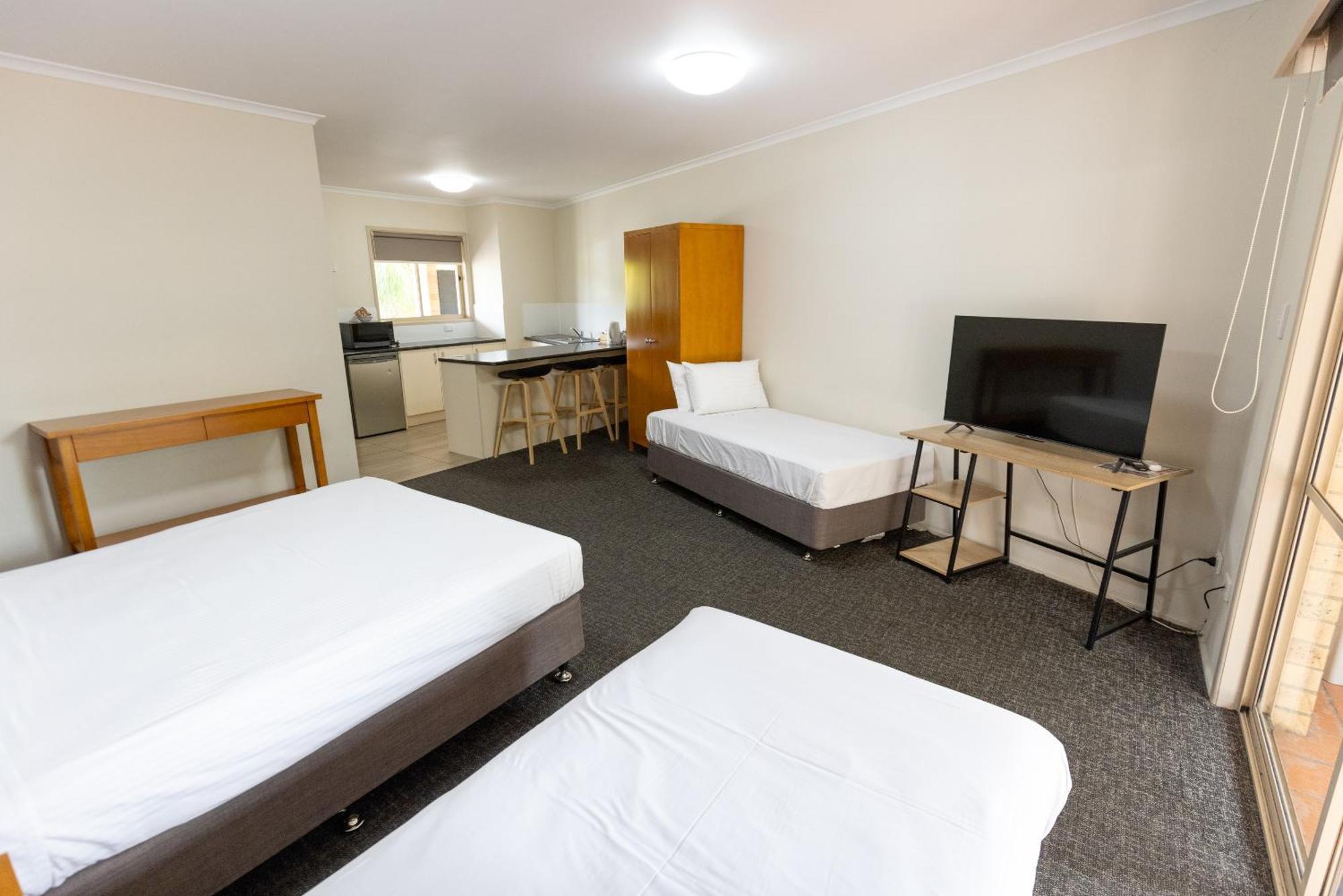 Sundowner Hotel Motel Caboolture Buitenkant foto