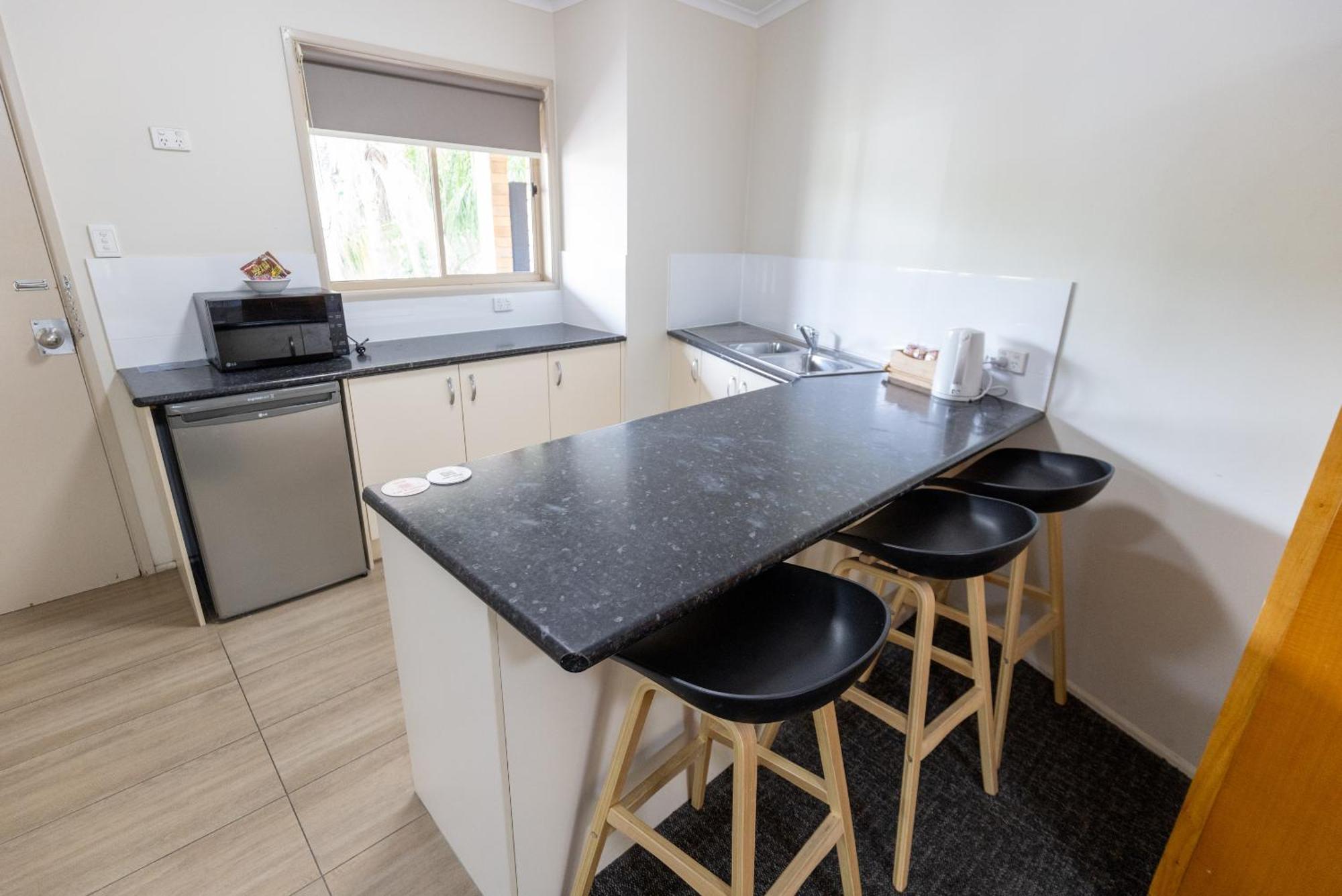 Sundowner Hotel Motel Caboolture Buitenkant foto